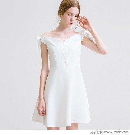 衣品不够基本款来凑，白衣白裙的清凉之夏