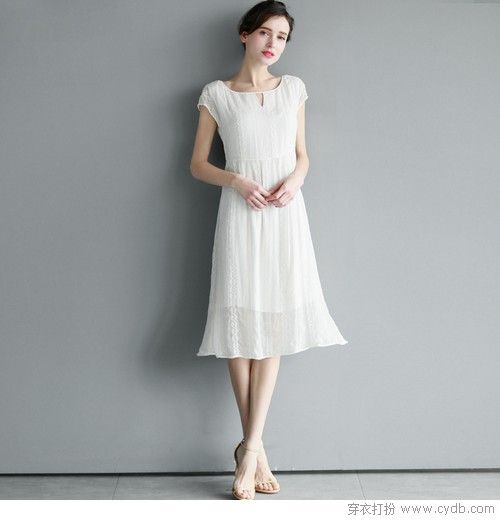 衣品不够基本款来凑，白衣白裙的清凉之夏